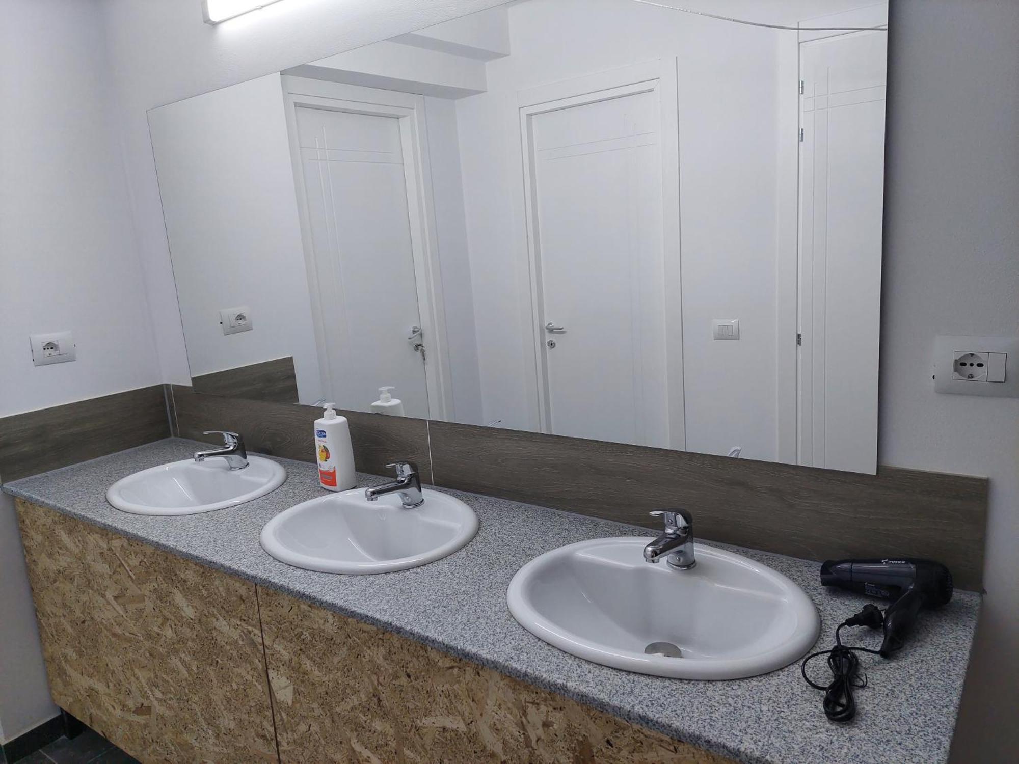 Saranda Boutique Hostel Exteriör bild